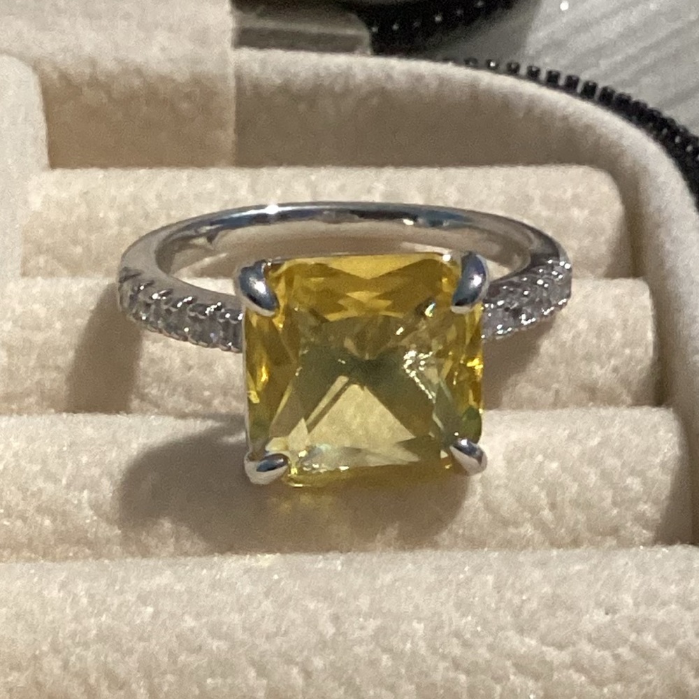 💛Gorgeous Radiant cut Solitaire Canary Yellow Cubic Zirconia Diamond ring